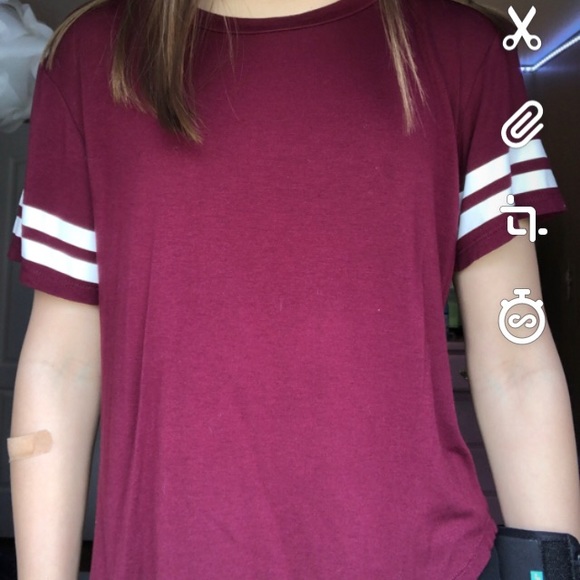 maroon t-shirt white stripes on sleeves - Picture 3 of 4